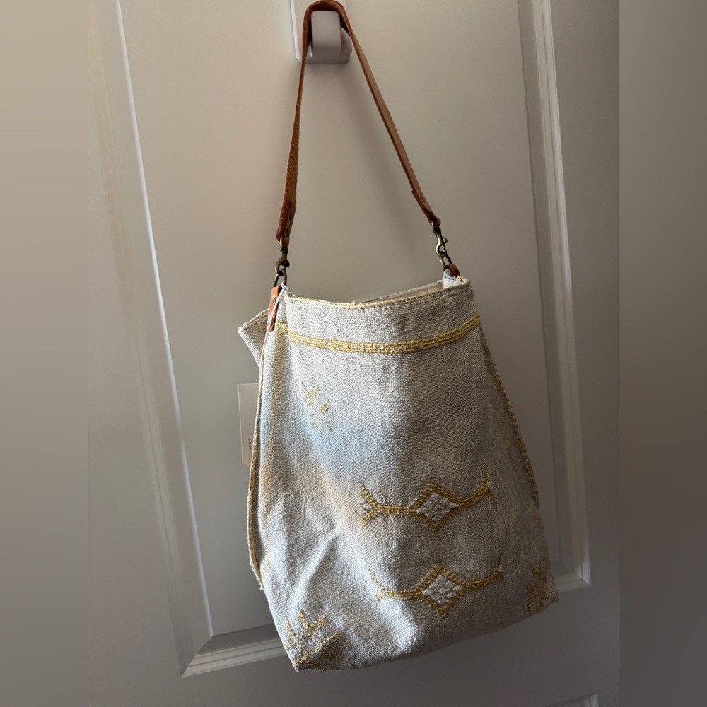 Jenna Bee Handmade CREAM MOROCCAN CACTUS SILK TOTE